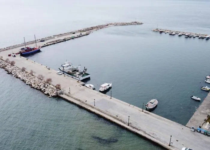 Dimitra'S Garden Apartments